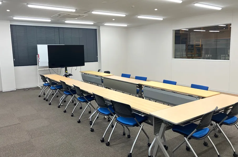 株式会社KMC 中部工場 会議室